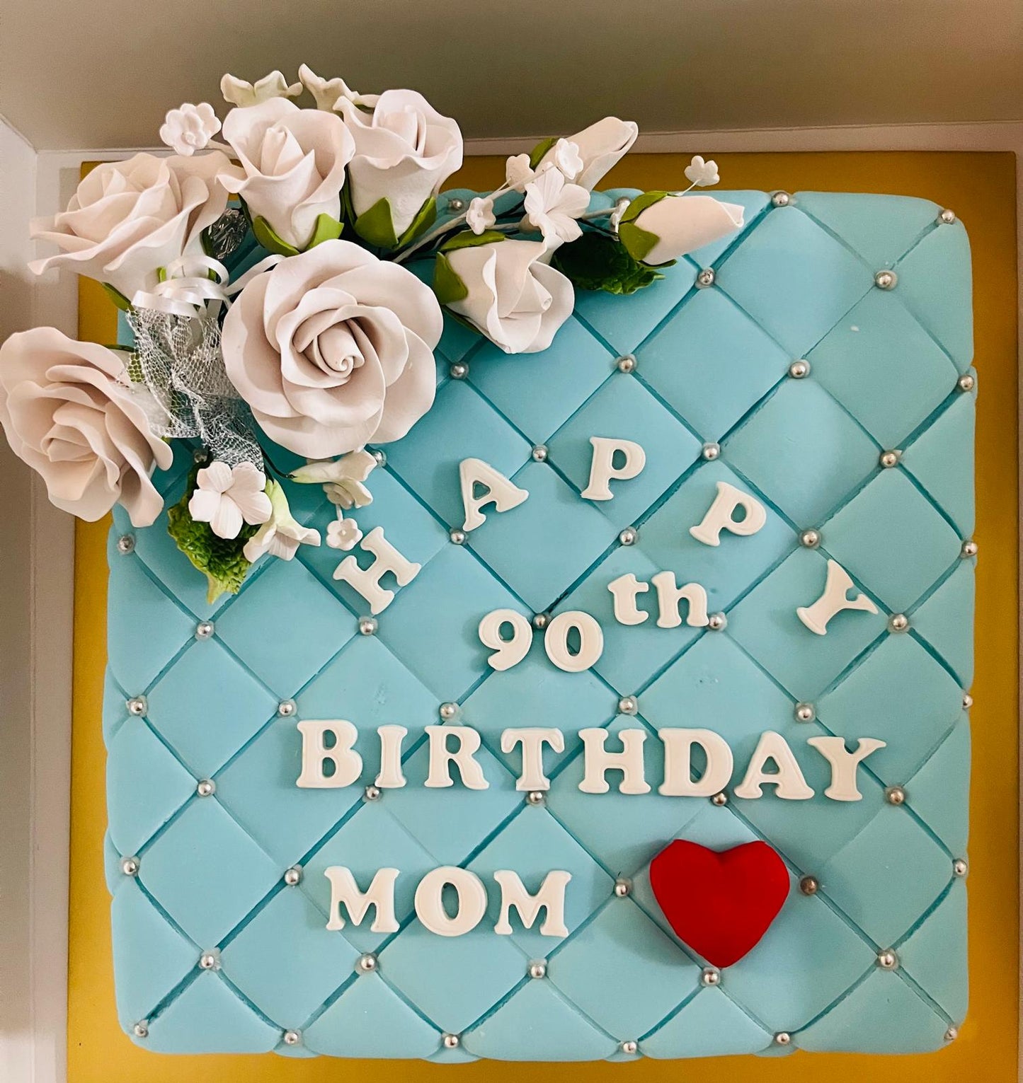 1-Tier Square Sugee Birthday Cake With Topper- 2Kg